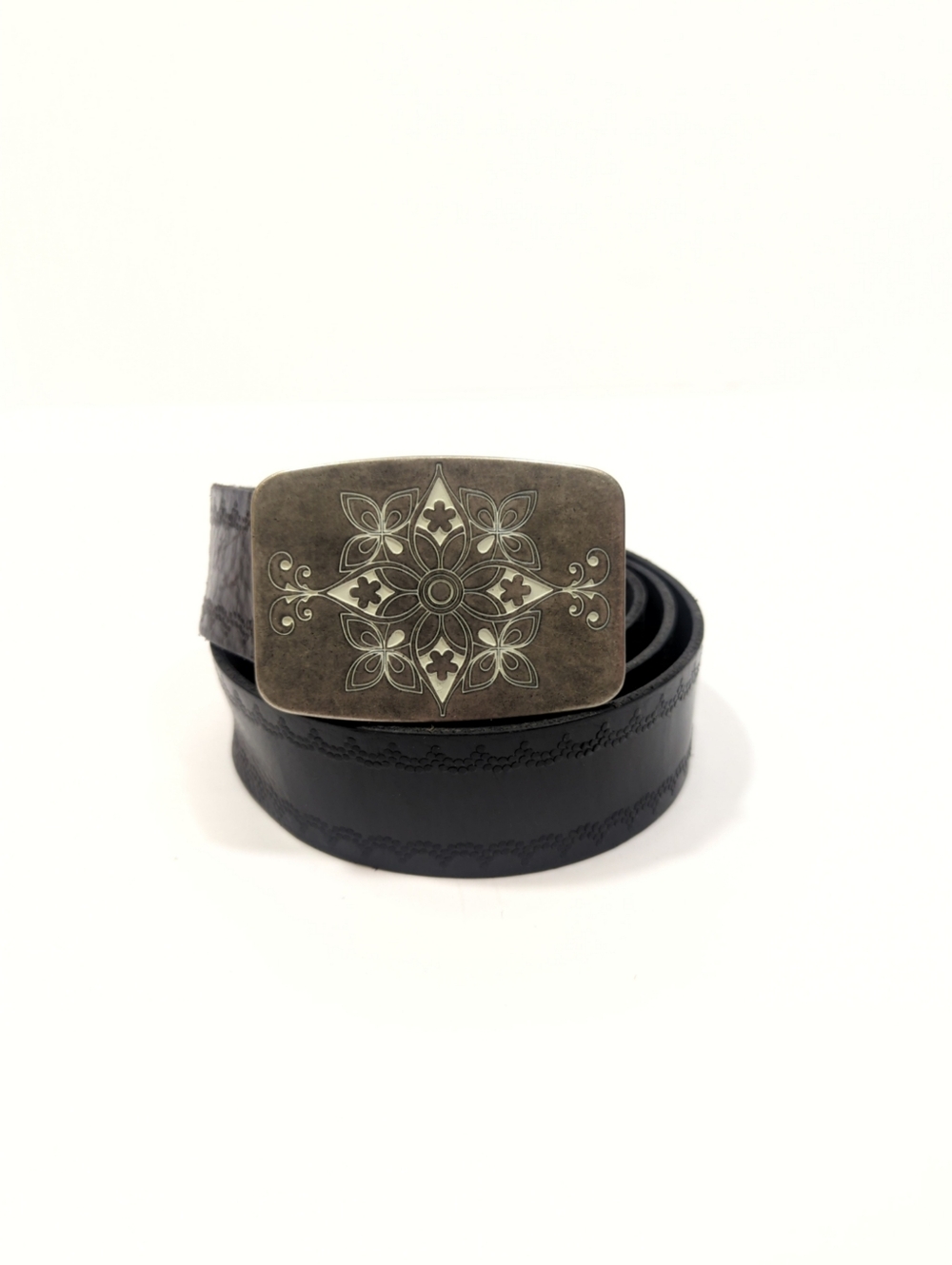 Fossil Black Leather Belt Unique Floral Design Square Distressed Buckle - Picture 2 of 8